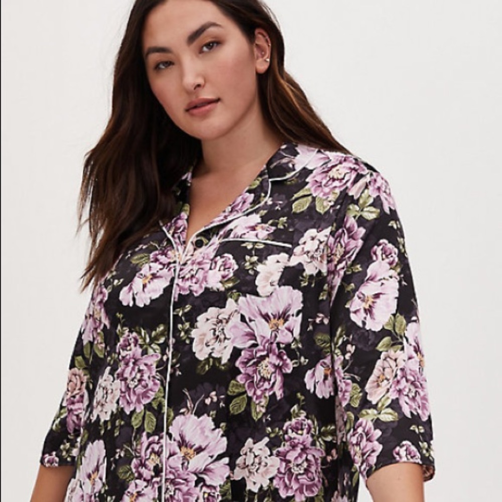 Torrid Black Floral Satin Sleep Shirt Size 2